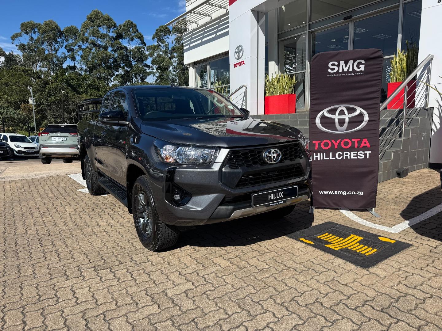 Toyota Hilux 2.4GD-6 Xtra Cab Raider Manual